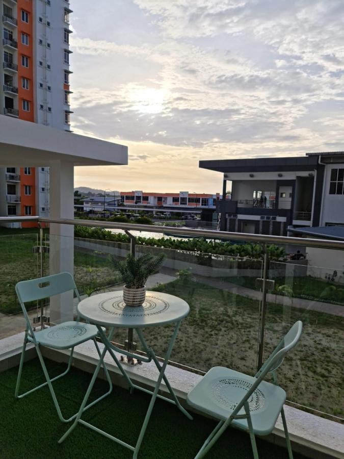 Rhr Deluxe Guesthouse Kinarut Papar Sabah - Pool View Zewnętrze zdjęcie
