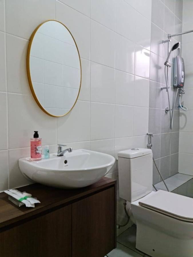 Rhr Deluxe Guesthouse Kinarut Papar Sabah - Pool View Zewnętrze zdjęcie